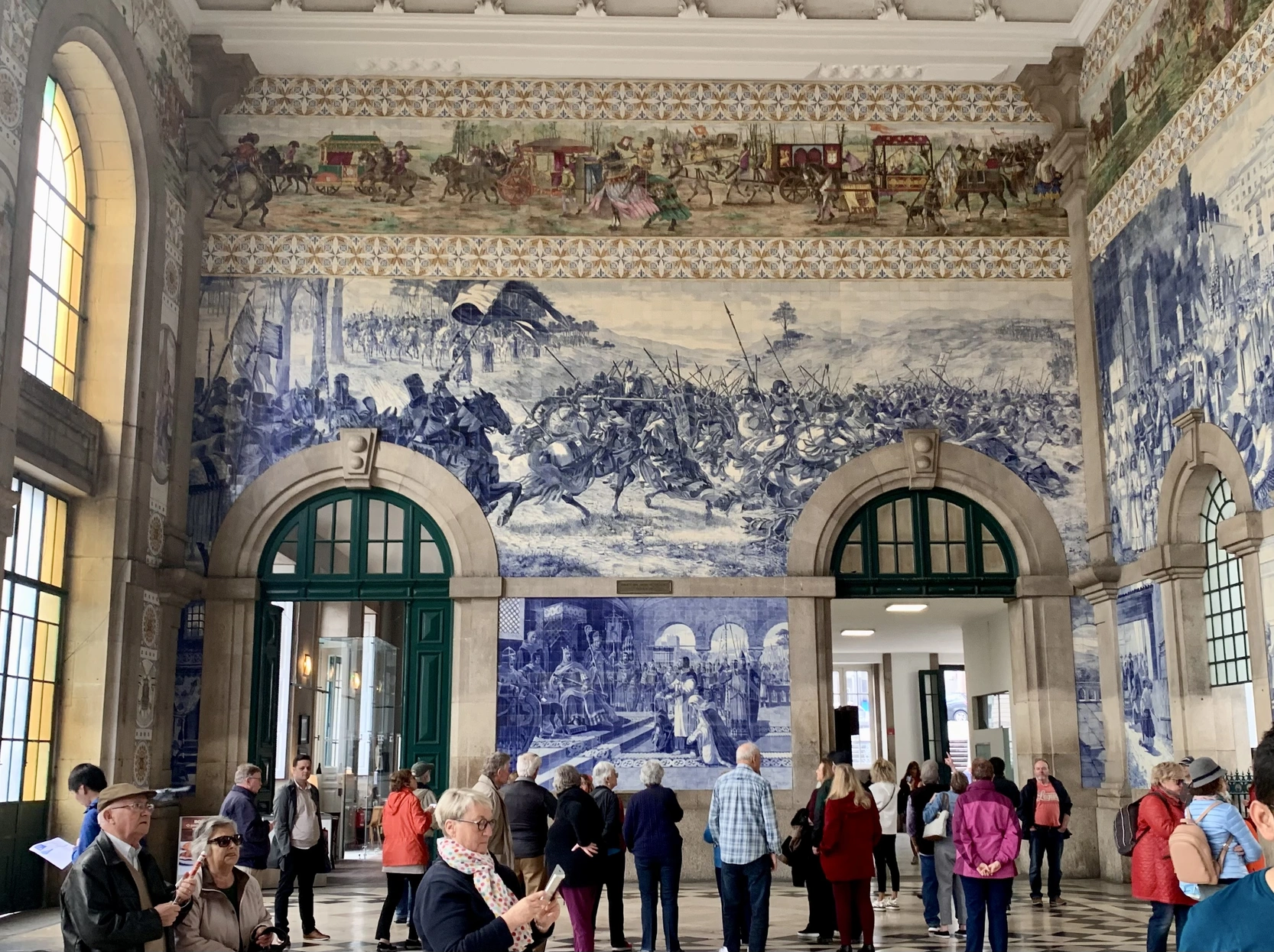 <p>火车站内侧</p>
