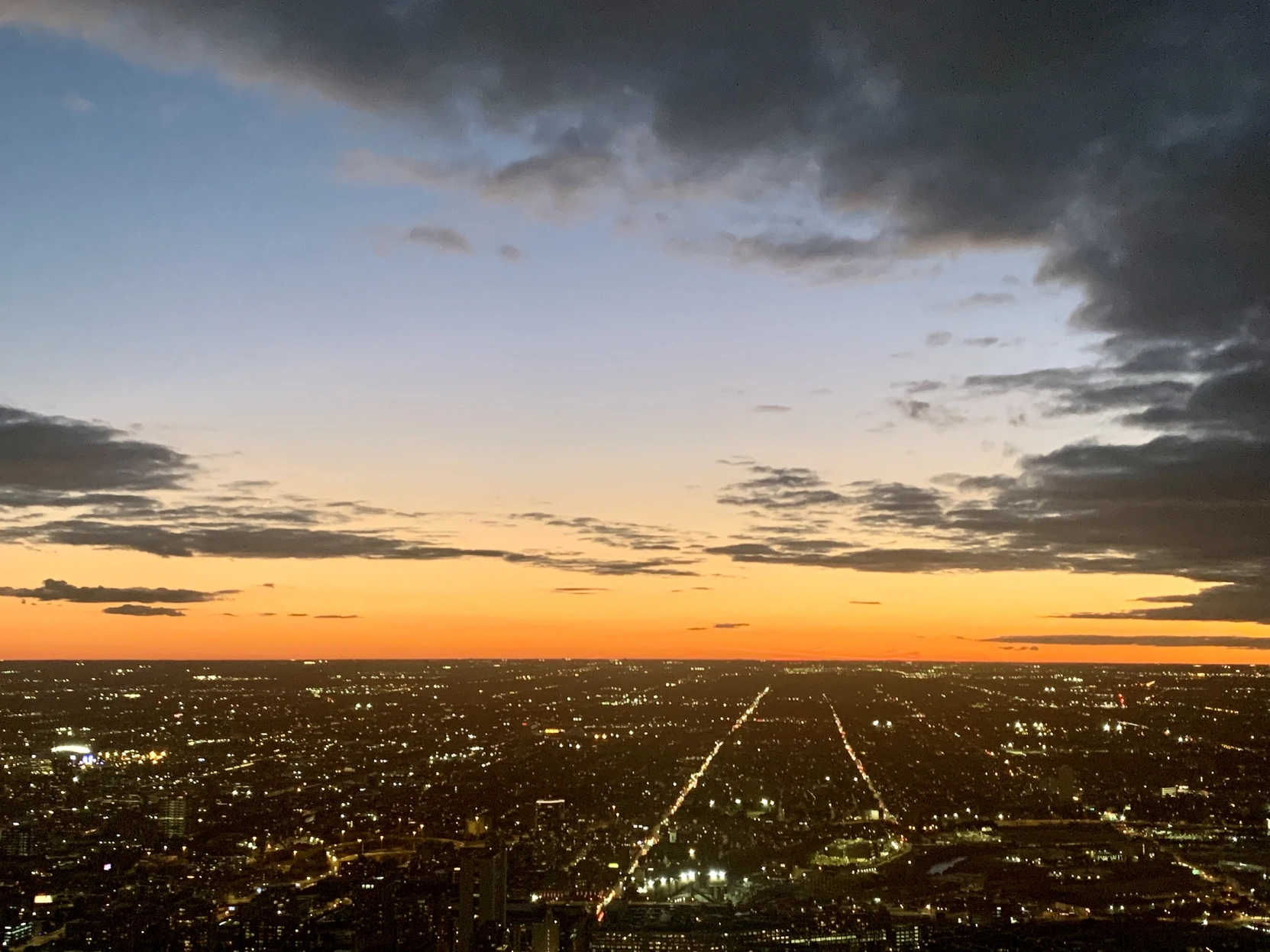 <p>Chicago 360，本来想拍个日落，但是似乎晚了一点点</p>
