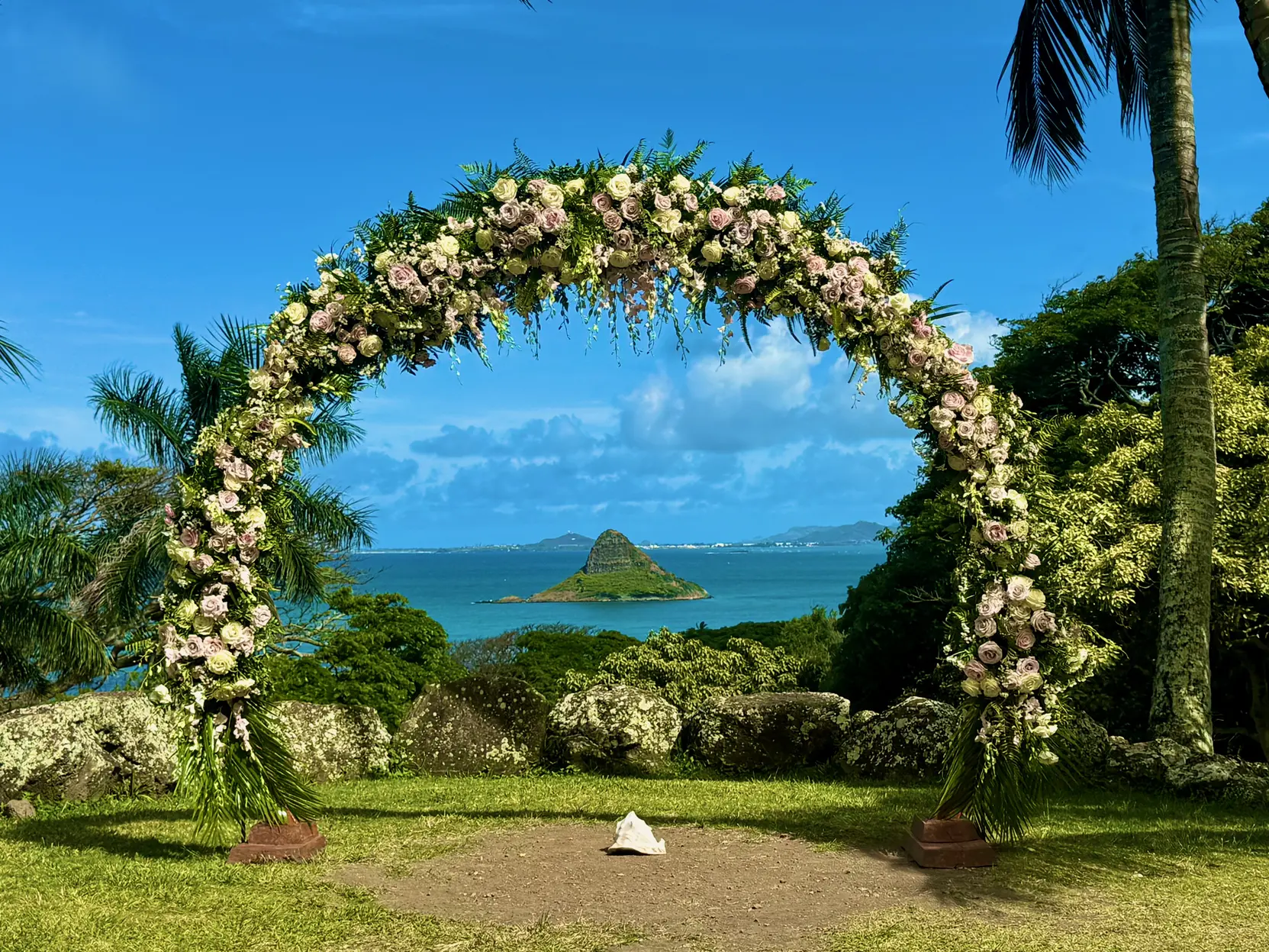 <p>花拱与 China Man Hat Island</p>
