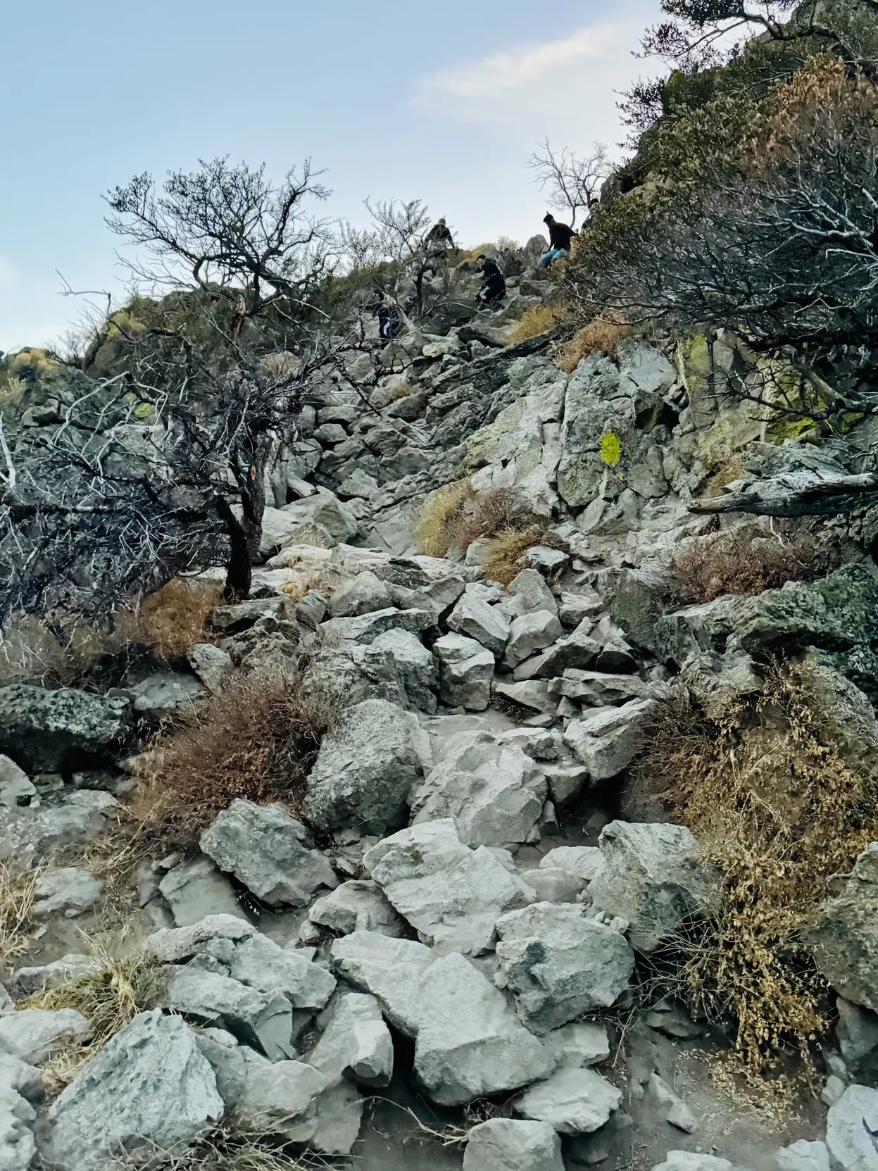 <p>爬 Cave Rock</p>